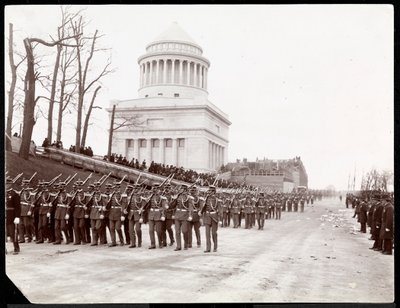 La processione associata alla dedica della tomba di Grant su Riverside Drive, presumibilmente il 27 aprile 1897, New York da Byron Company